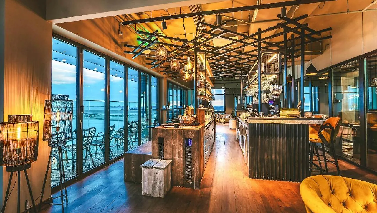 Four Elements Hotel Amsterdam 4*,