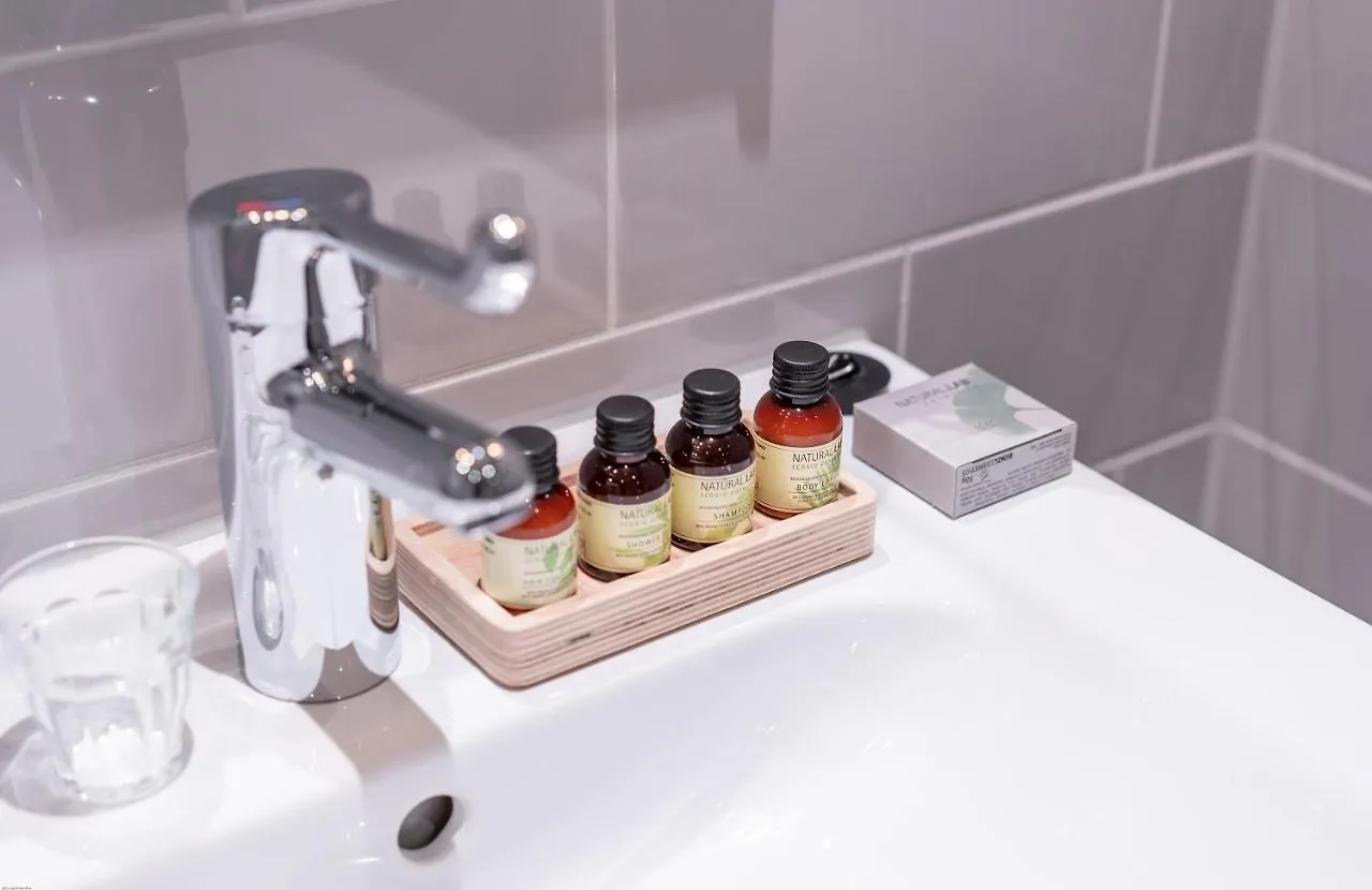 Four Elements Hotel Amsterdam 4*,
